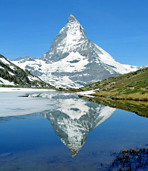 Nicht der höchste Gipfel der Schweiz, aber sicher der markanteste: das Matterhorn.